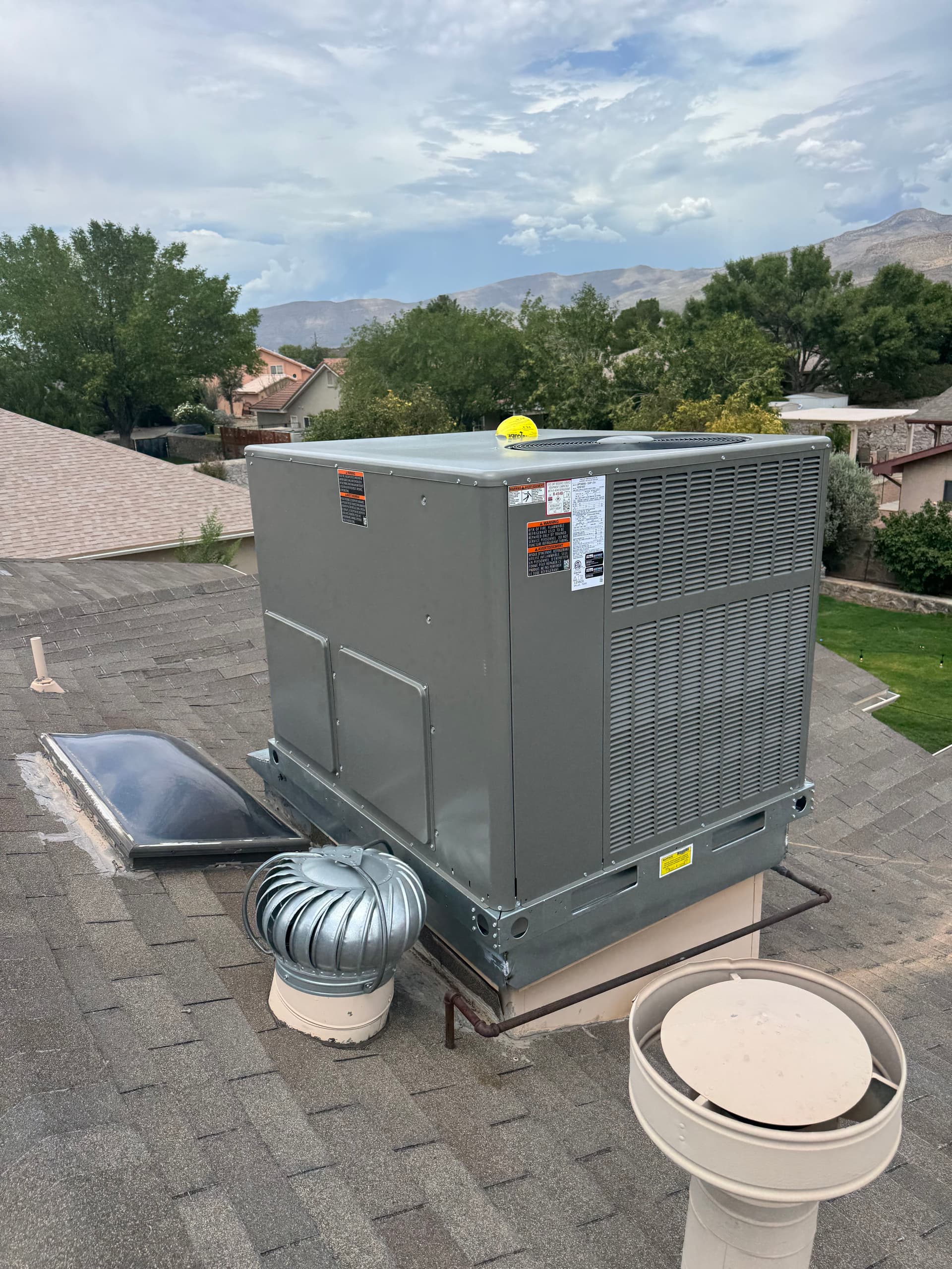 Gallery photos for Lennox 5-Ton 2-Stage Package Unit Rooftop Install: Image #5