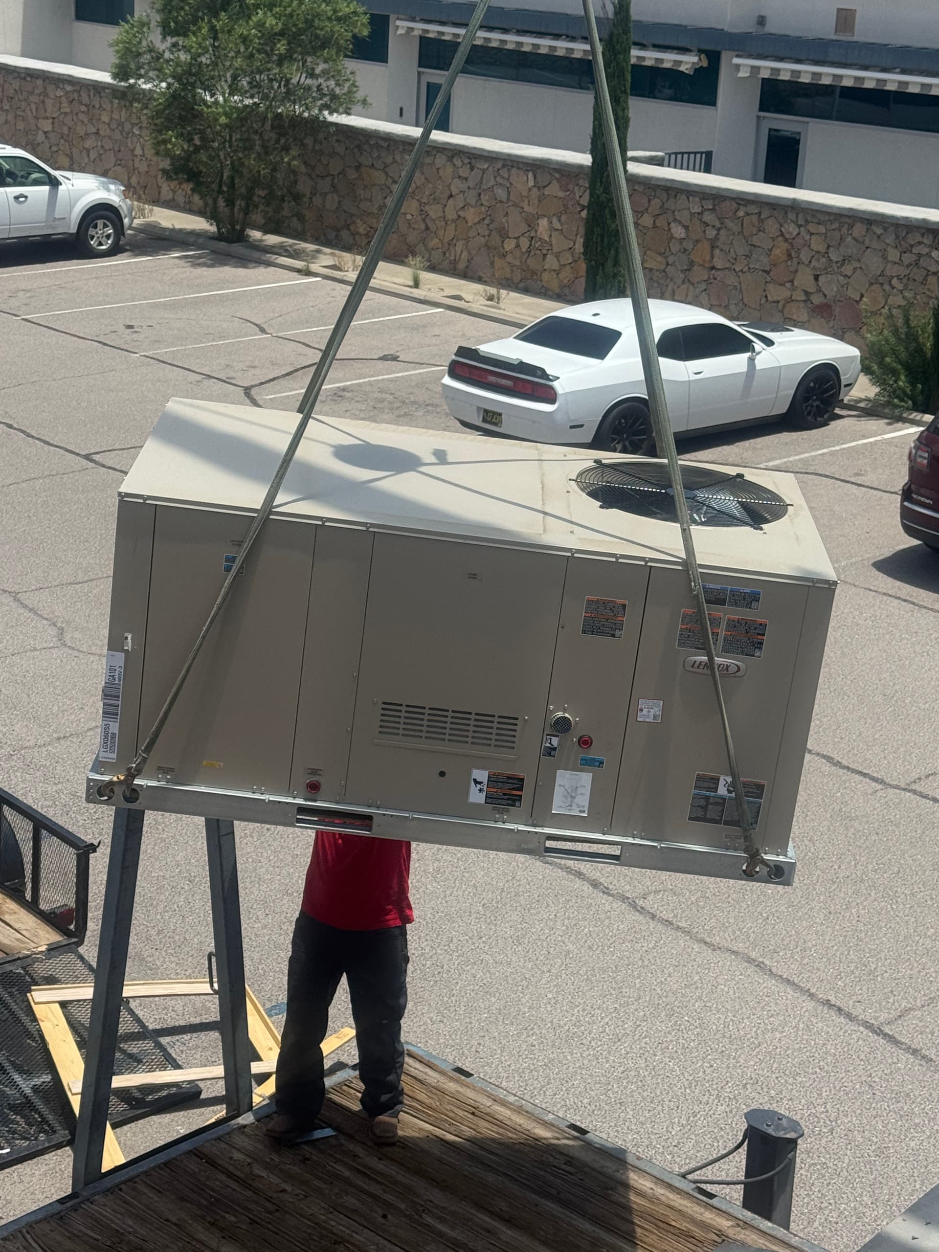 Gallery photos for Commercial Lennox Rooftop HVAC Unit Installed and Ready: Image #4