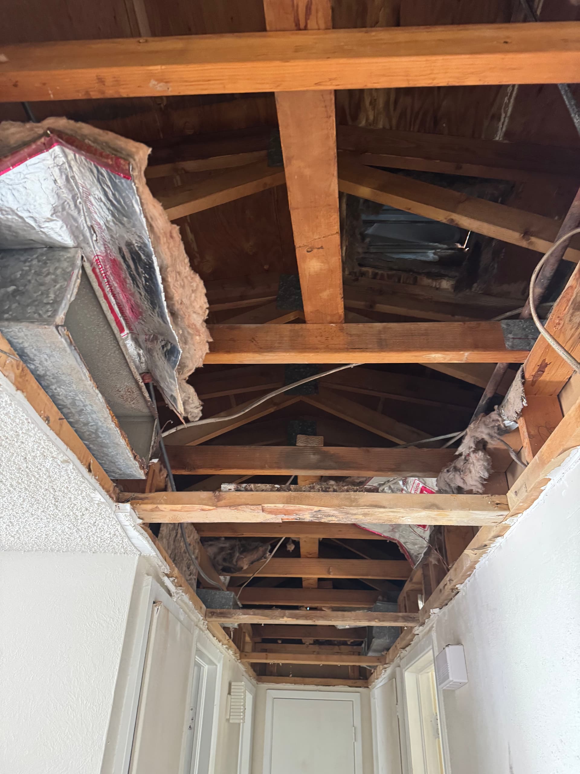 Gallery photos for Full Duct System Tearout and Custom Ductwork Installation: Image #4