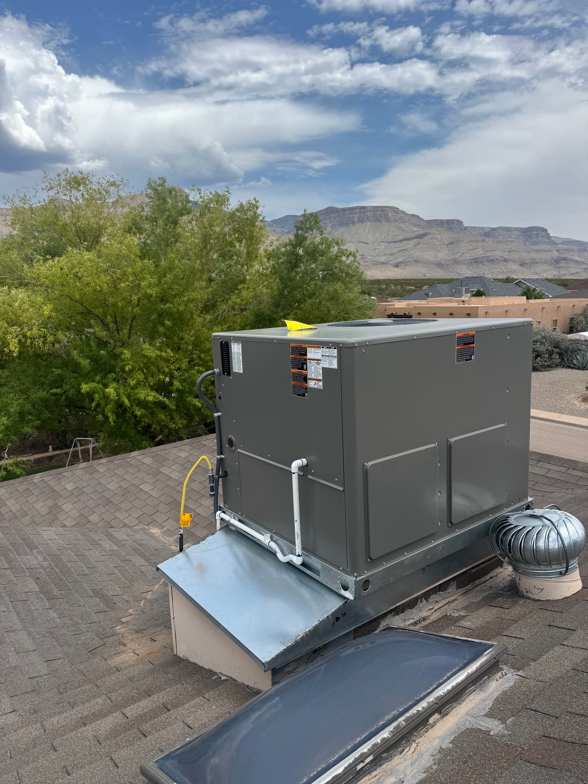 Gallery photos for Lennox 5-Ton 2-Stage Package Unit Rooftop Install: Image #6