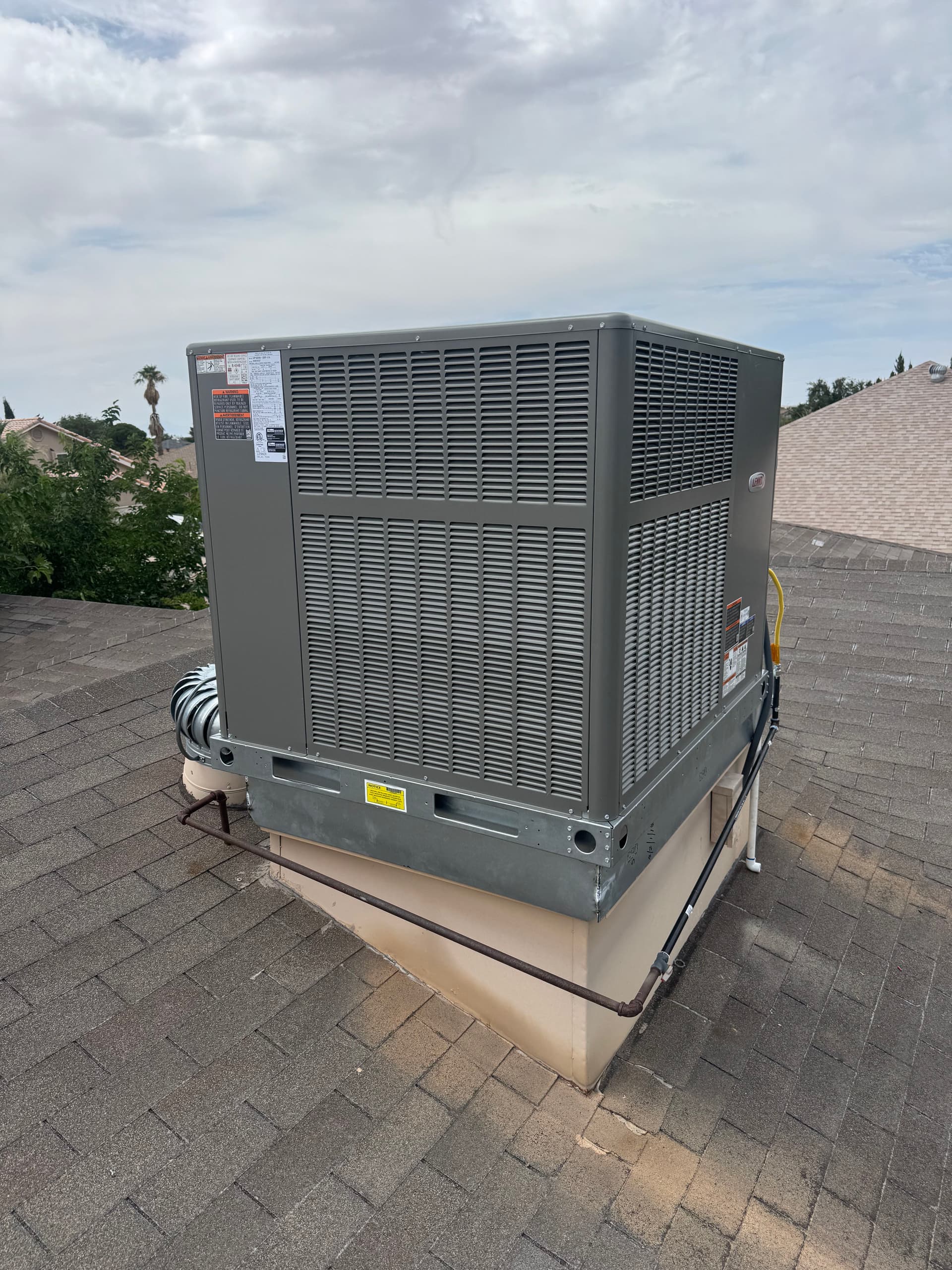 Gallery photos for Lennox 5-Ton 2-Stage Package Unit Rooftop Install: Image #4