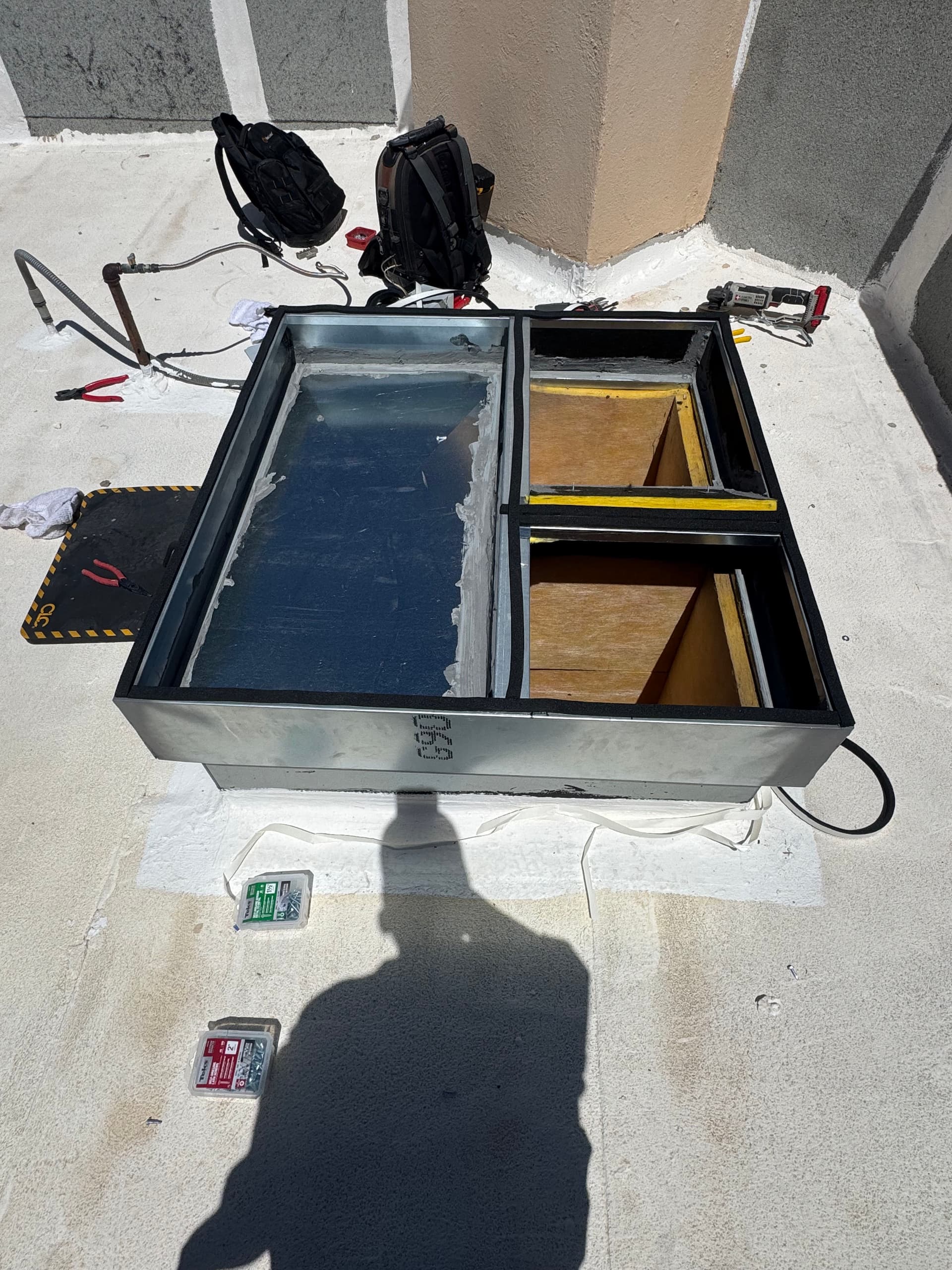 Gallery photos for Rooftop HVAC Swap - Old York Out, New Lennox Package Unit In: Image #4